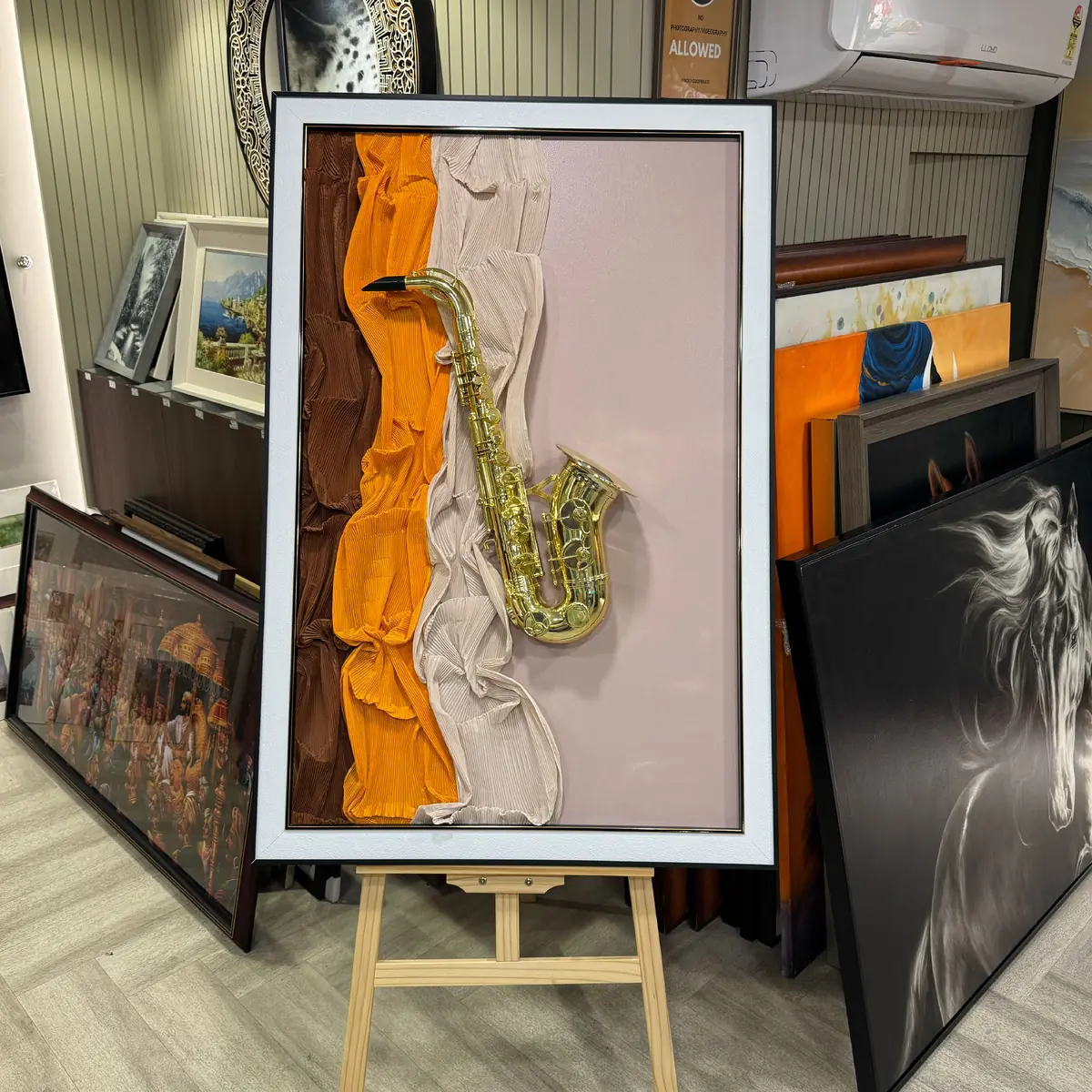 Custom framing at Neeha